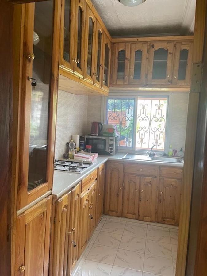 The Compound Bed & Breakfast Bijilo Екстериор снимка