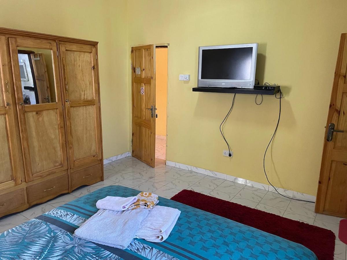 The Compound Bed & Breakfast Bijilo Екстериор снимка