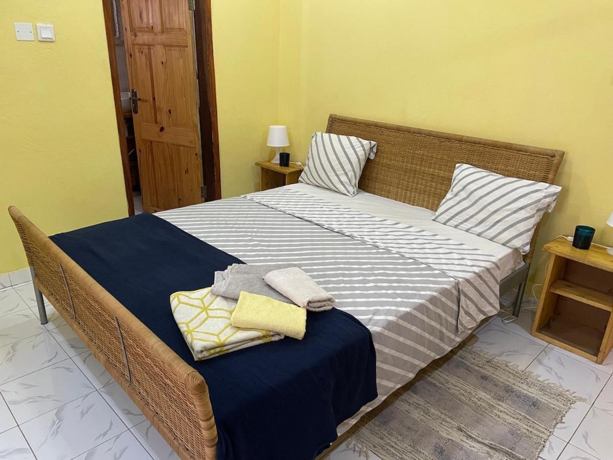 The Compound Bed & Breakfast Bijilo Екстериор снимка