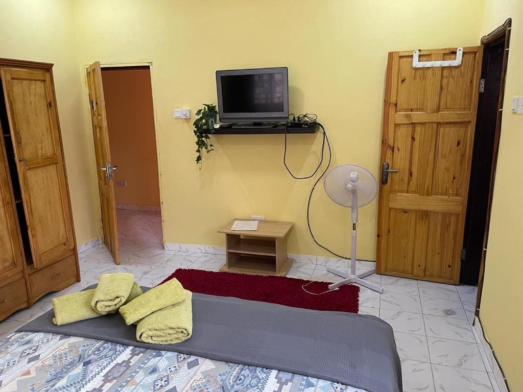 The Compound Bed & Breakfast Bijilo Екстериор снимка