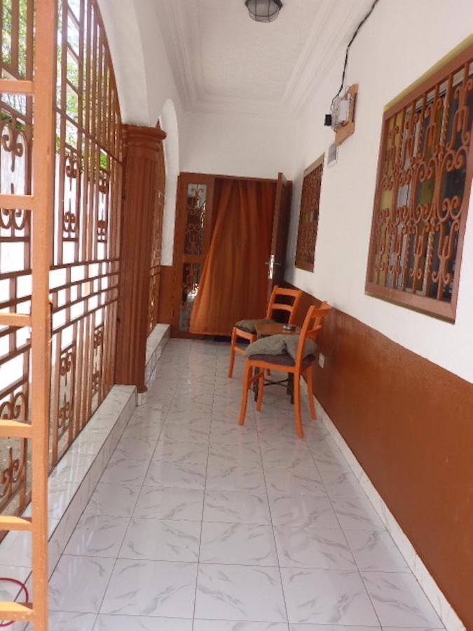The Compound Bed & Breakfast Bijilo Екстериор снимка